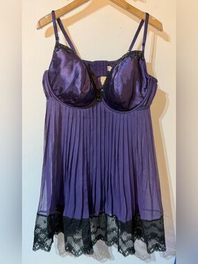Cacique Deep Purple Pleated Lace-Trim with sequins Chemise size 22/24